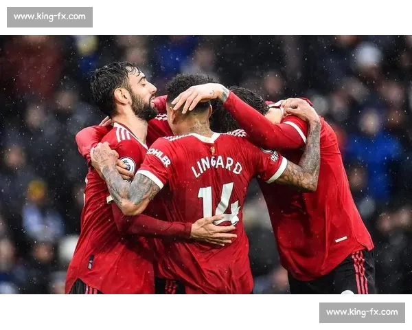 低谷与反弹交织下的曼联近期比赛走势与复苏希望解析前景展望观察