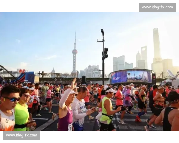 奔跑在城市心跳中的上海马拉松见证全民健身新风潮国际赛事魅力绽放