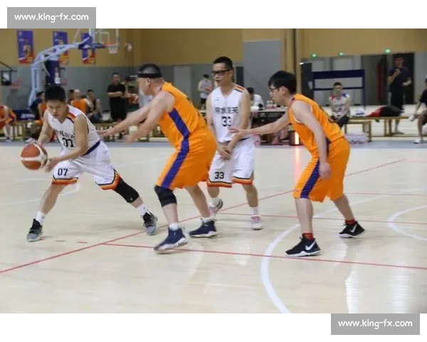 激烈角逐彰显篮球魅力 运球比赛中的技巧与团队协作精神